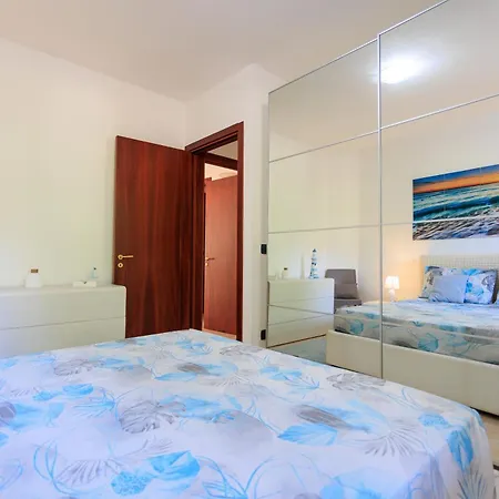 Grace - With Large Veranda, Holiday home Otranto
