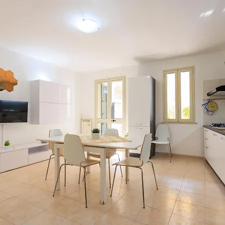 Grace - With Large Veranda, Holiday home Otranto
